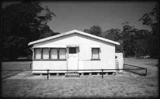 bon_house2 A fibro shack typical in construction of those at Bonnie Vale.
