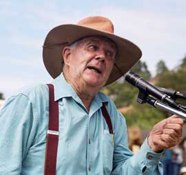 lton-cundall Ex-ABC Gardening Australia presenter, Peter Cundall, expresses his displeasure with the pulp mill